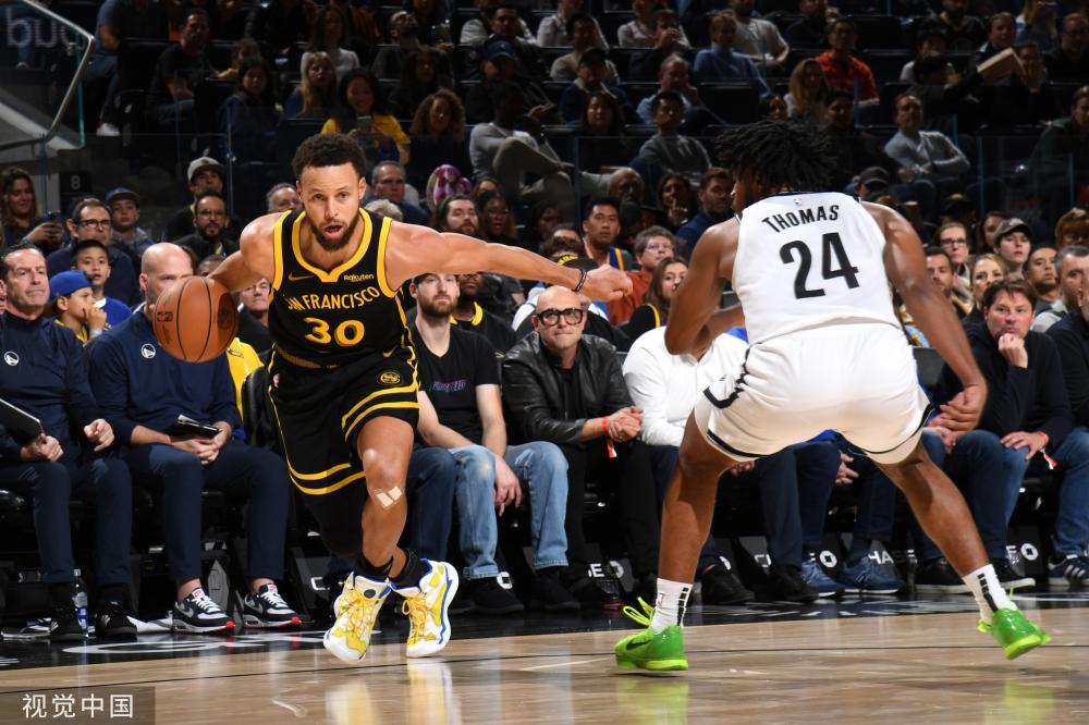 她参与比赛 她参与比赛