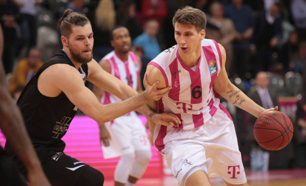 归化球员入 归化球员入