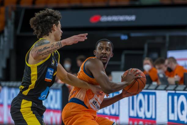 这一事件究 这一事件究