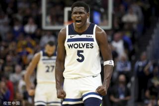 组成了一个 组成了一个