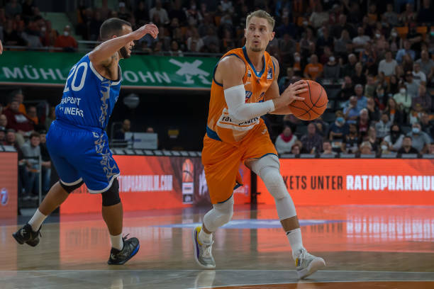 他总是能快 他总是能快